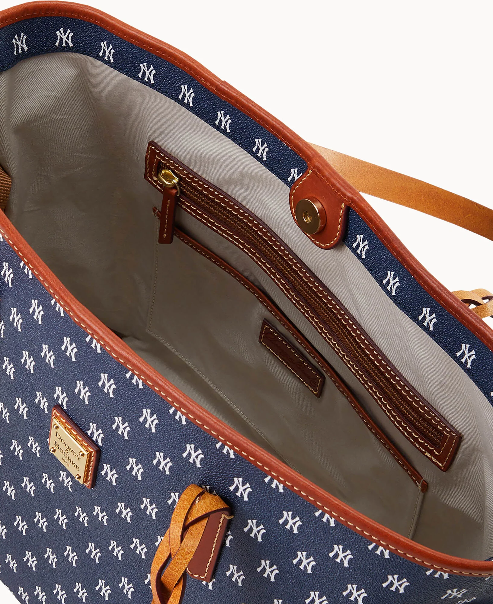 MLB Yankees Bailey Bag - Image 3