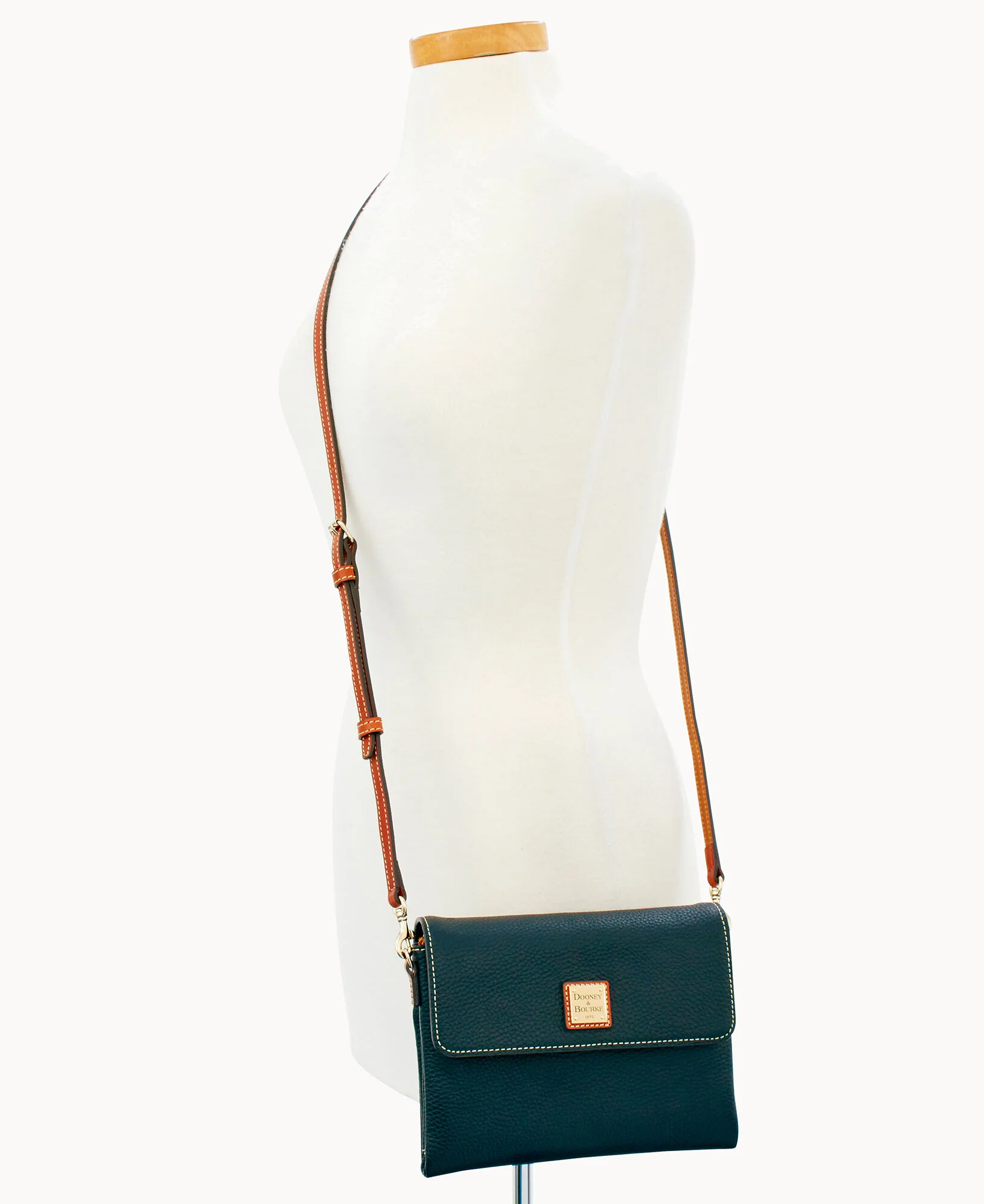 Pebble Grain Hunter Crossbody - Image 47
