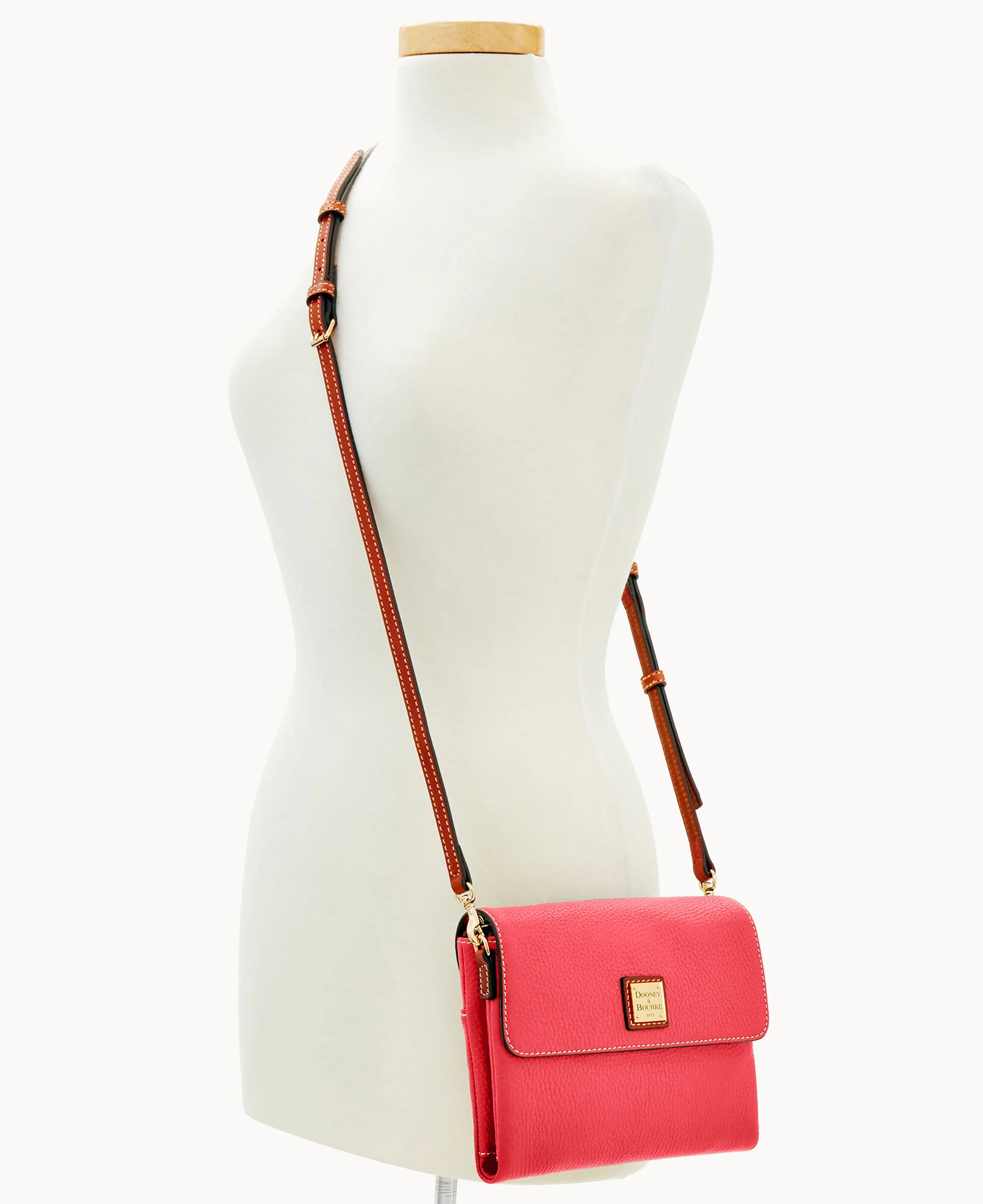 Pebble Grain Hunter Crossbody - Image 82