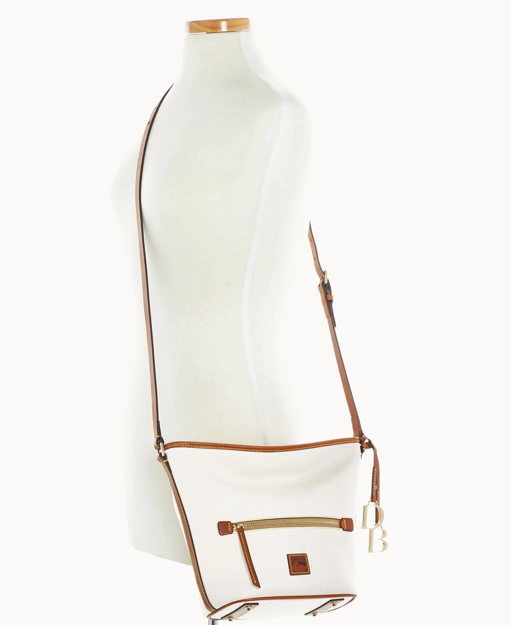 Pebble Grain Zip Sac - Image 28