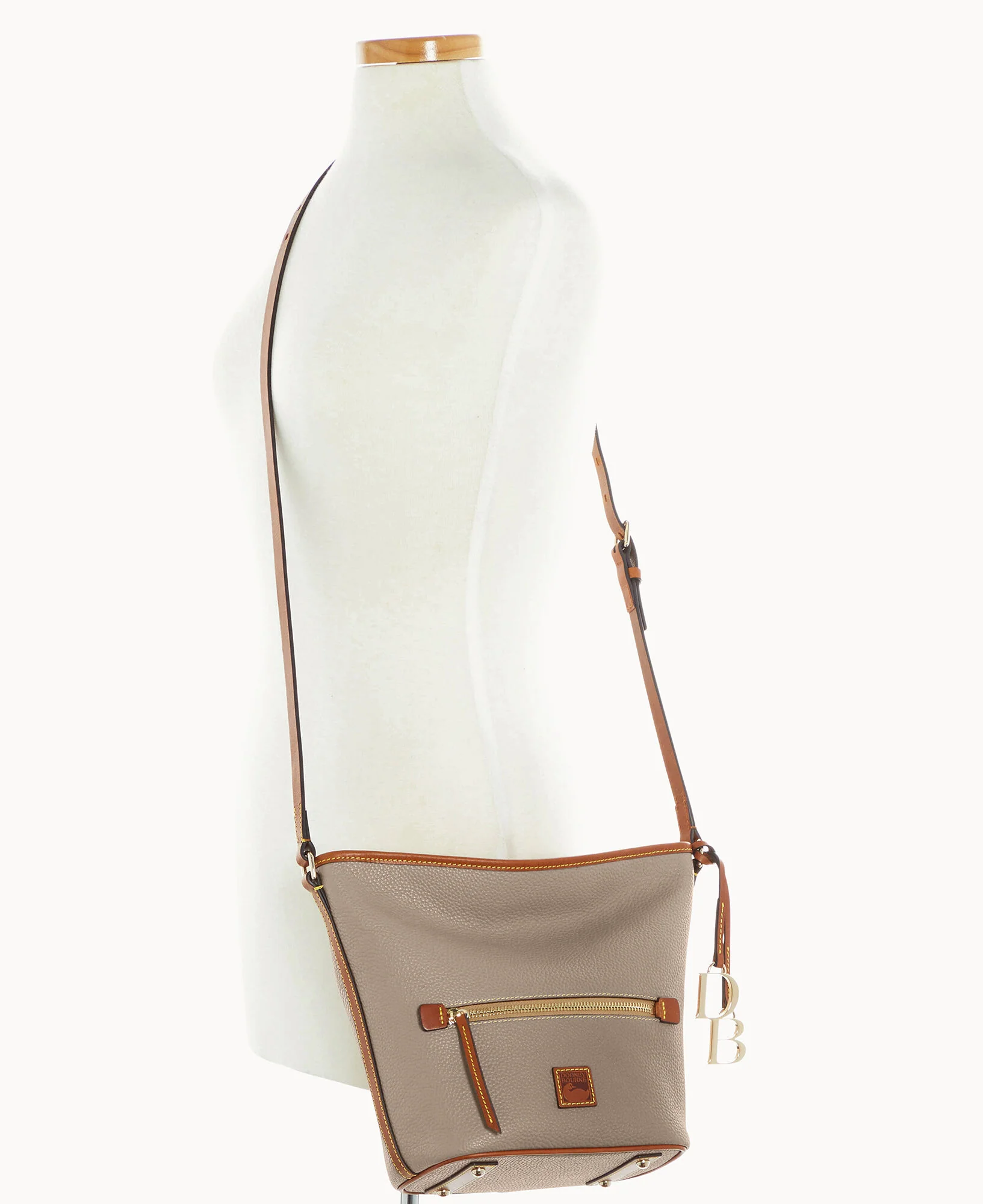 Pebble Grain Zip Sac - Image 36