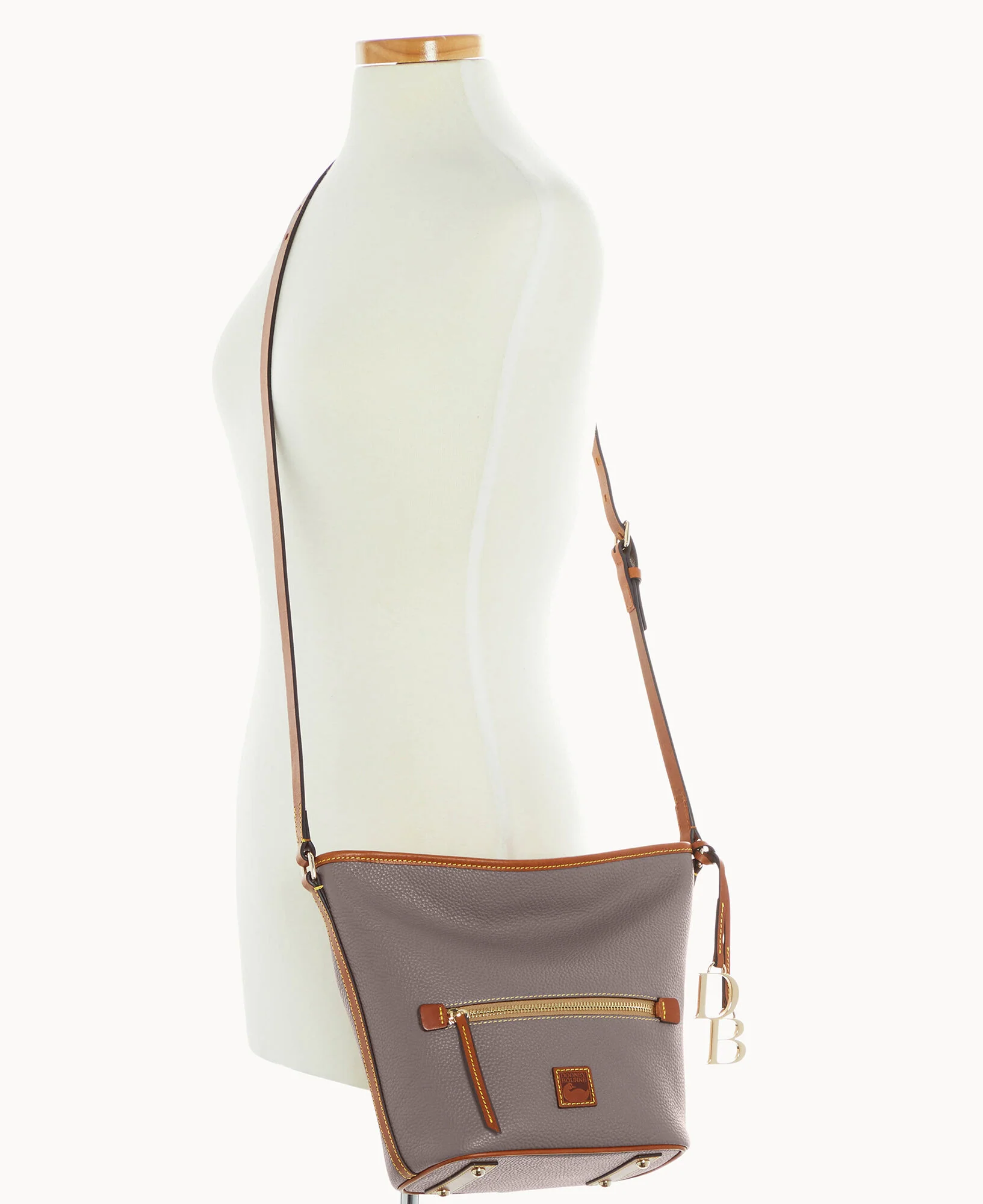 Pebble Grain Zip Sac - Image 60