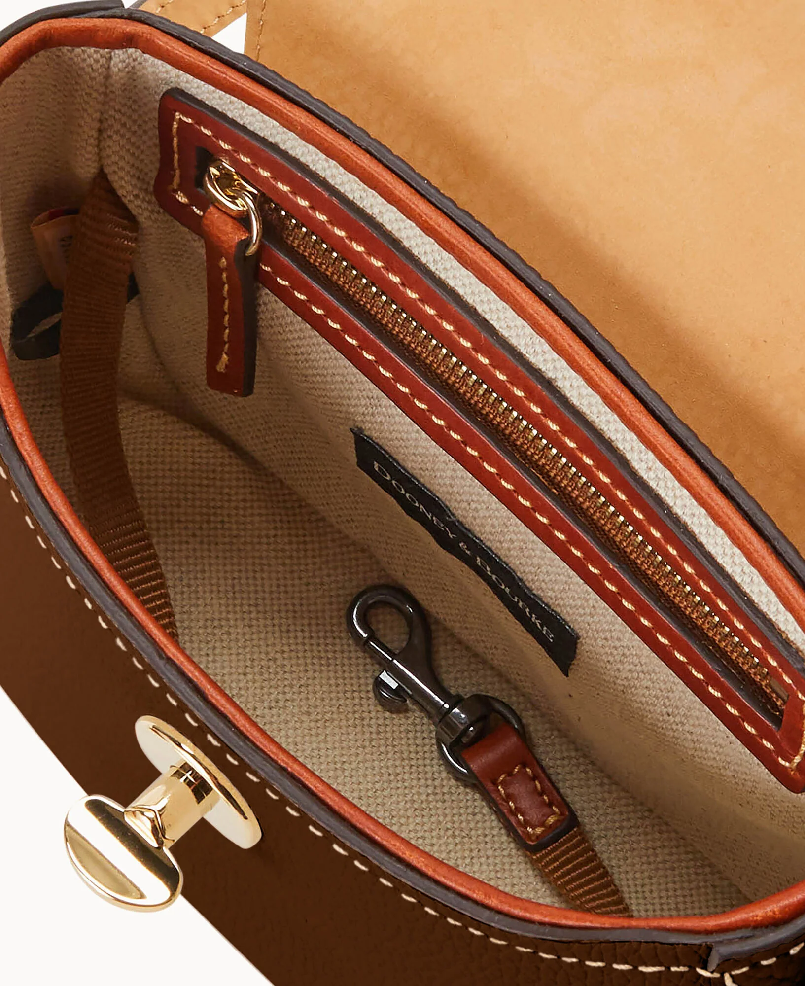 Pebble Turnlock Flap Saddle - Image 53