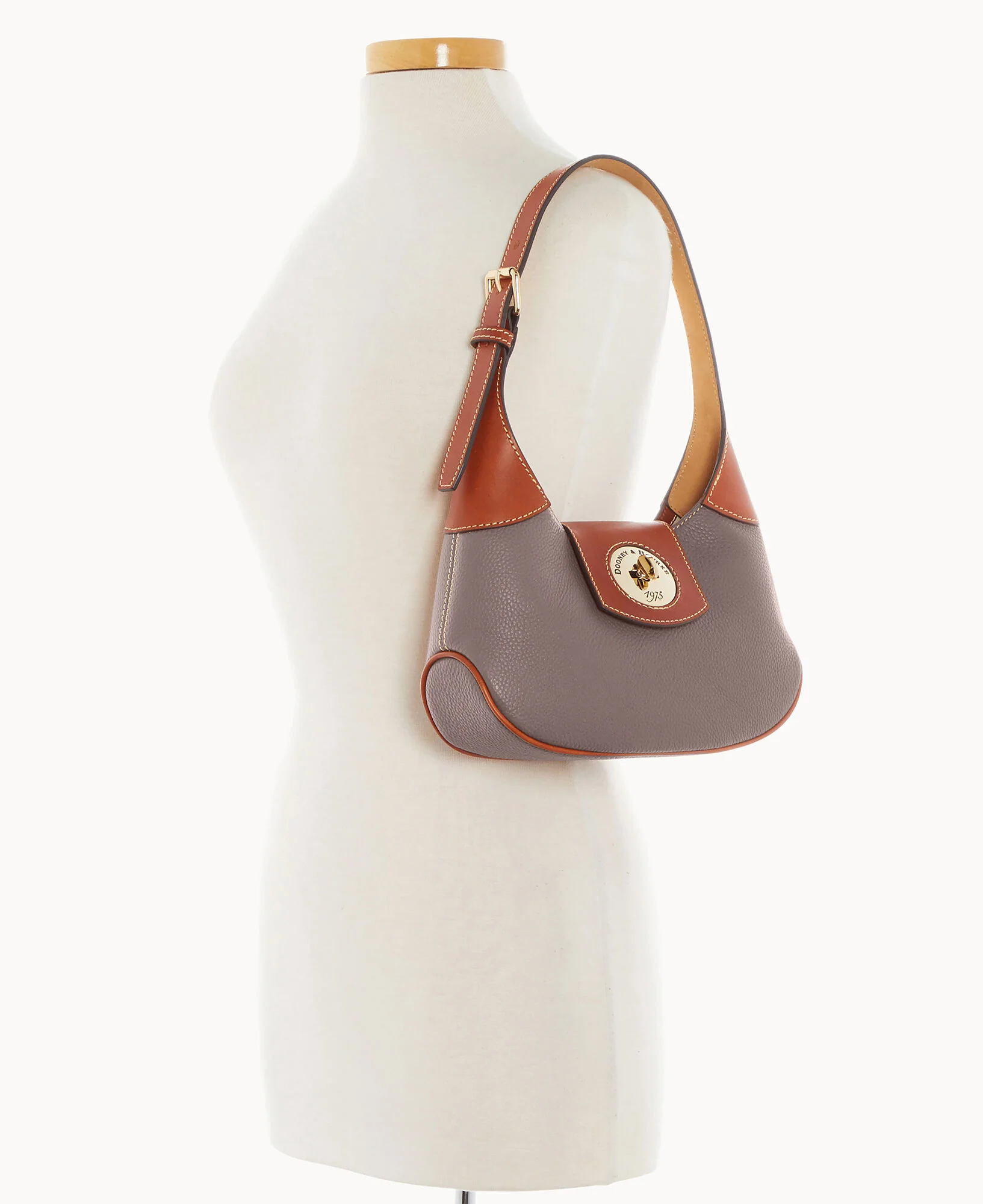 Pebble Turnlock Hobo 26 - Image 40