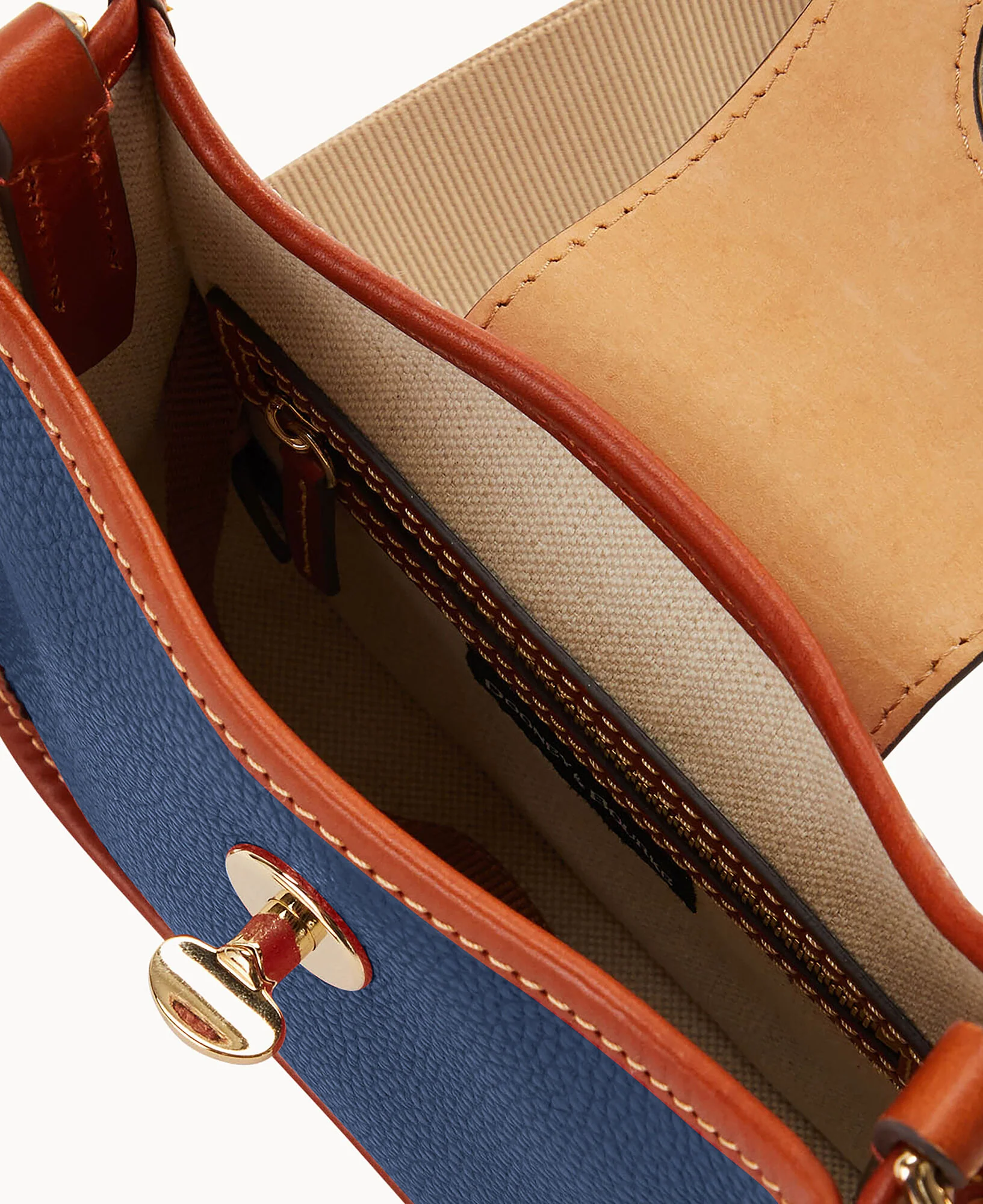 Pebble Turnlock Messenger 20 - Image 13