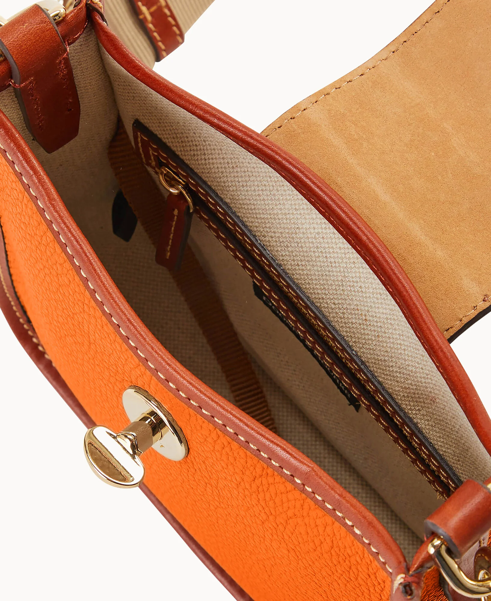 Pebble Turnlock Messenger 20 - Image 68