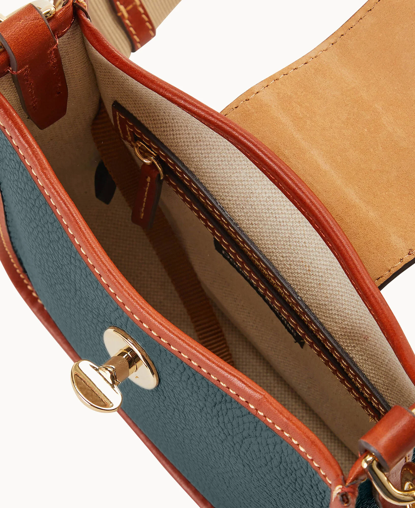 Pebble Turnlock Messenger 20 - Image 78