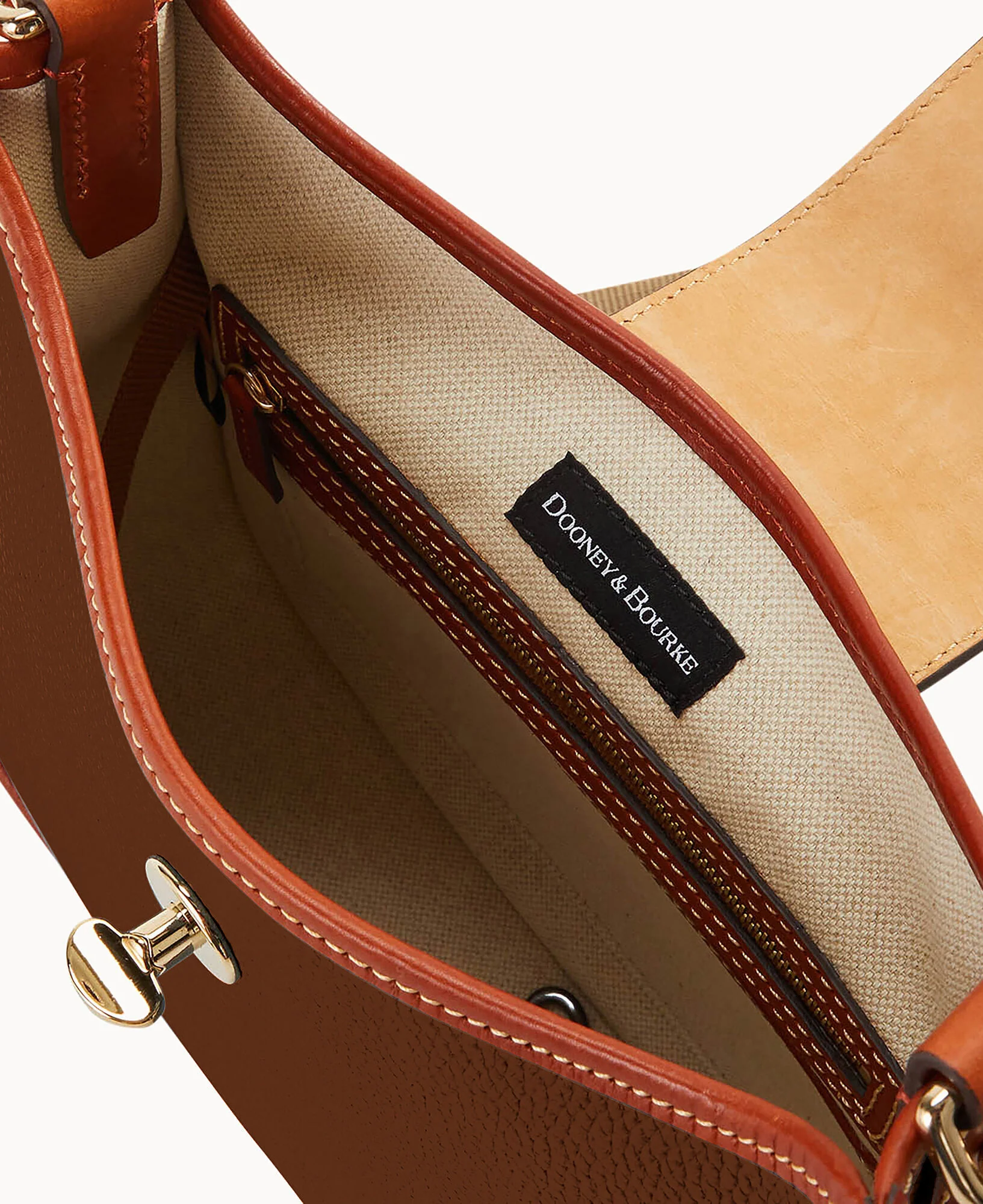 Pebble Turnlock Messenger 28 - Image 23